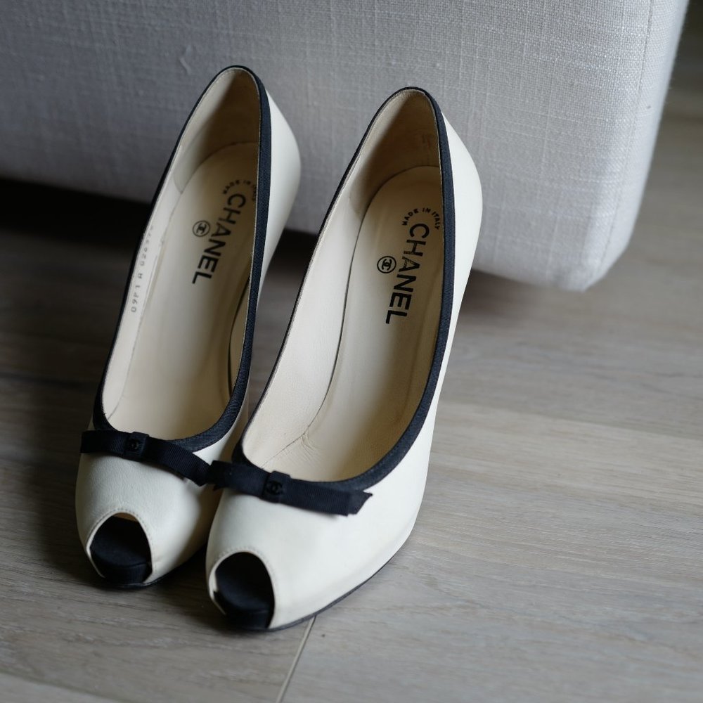 Chanel Black and White Pump